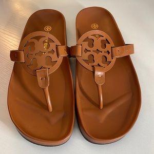 NWB Miller Cloud Calf Leather Sandal in size: 8.5